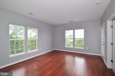 22611 Blue Elder Terrace unit 301, Ashburn, VA 20148 - photo 7