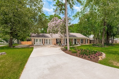 Long driveway for your guests, room on left side t