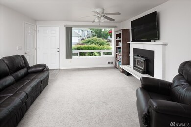 17419 Gravenstein Rd, Bothell, WA 98012 - photo 2