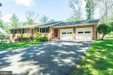 9012 Ellenwood Ln, Fairfax, VA 22032 - photo 2