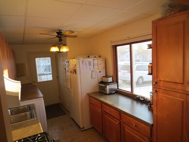 99 Sparrow Rd, Carpentersville, IL 60110 - photo 7