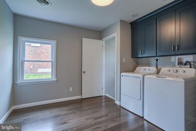 527 Cedar Ave, Hershey, PA 17033 - photo 7