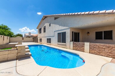 Sparkling pool for summer!