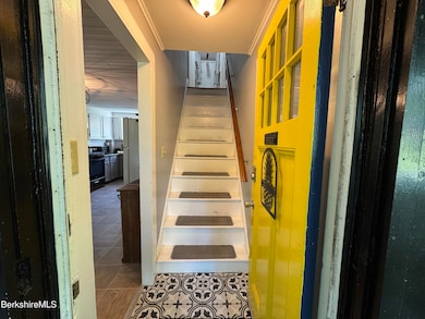 38 Wesleyan St, North Adams, MA 01247 - photo 4