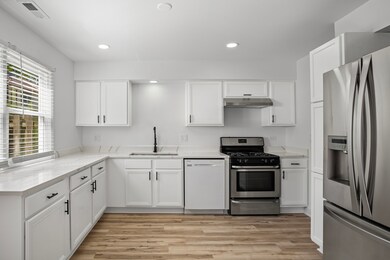 822 Texas Ct, Carol Stream, IL 60188 - photo 5