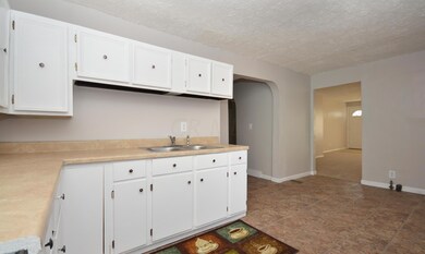 Kitchen (2)