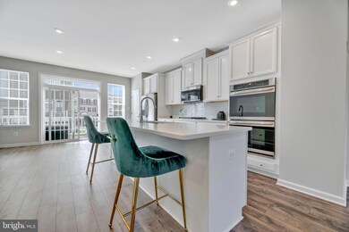 7202 Clagett Dr, Landover, MD 20785 - photo 2