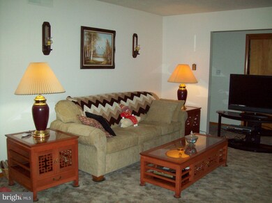 2911 Roosevelt Dr, Chambersburg, PA 17201 - photo 3