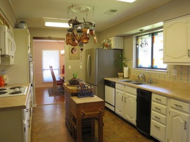 Painted cabinets (not done by an amateur!)