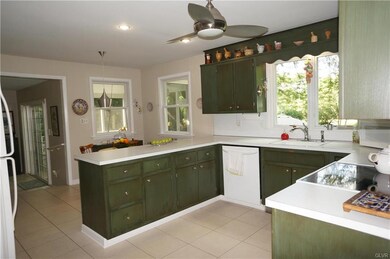 4310 Wellesley Rd, Bethlehem, PA 18017 - photo 5