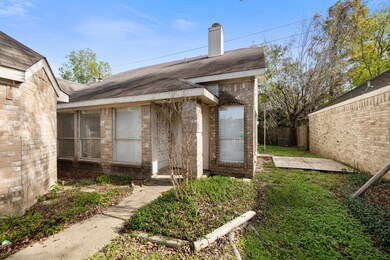 8530 Scenic Green Dr, Houston, TX 77088 - photo 2