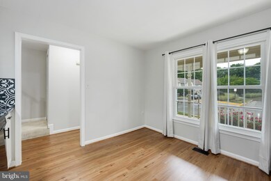 4331 Jonathan Ct, Dumfries, VA 22025 - photo 7