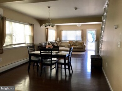 1237 W Arch St, Coal Township, PA 17866 - photo 4