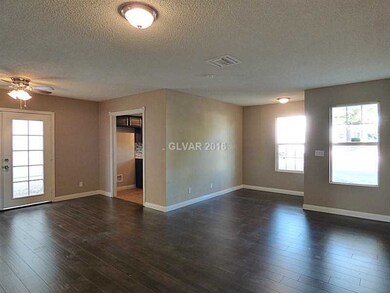 3892 Catamaran Cir, Las Vegas, NV 89121 - photo 4