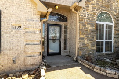 2109 Ridgecrest Dr, Weatherford, TX 76087 - photo 4