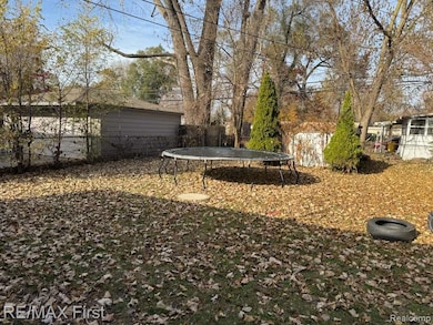 2539 Waltz Ave, Warren, MI 48091 - photo 4