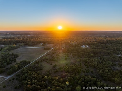 4 S 401 West Ave, Bristow, OK 74010 - photo 2