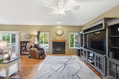 6034 Sheffield Cir, Johnston, IA 50131 - photo 5