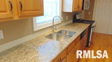 5410 N Castleberry Dr, Peoria, IL 61615 - photo 4