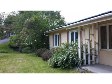 75 Laurel Dr, Saint Johnsbury, VT 05819 - photo 3
