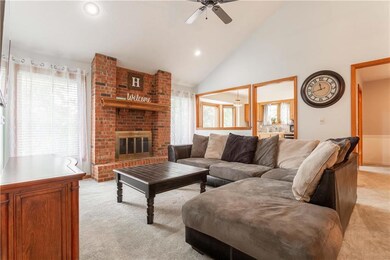 600 N Jefferson St, Raymore, MO 64083 - photo 5