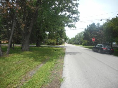 10058 Meadow Ln, Des Plaines, IL 60016 - photo 2