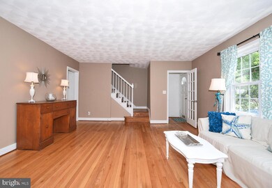 8112 Clyde Bank Rd, Parkville, MD 21234 - photo 4