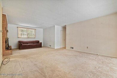 621 Prices Dr, Cresco, PA 18326 - photo 5