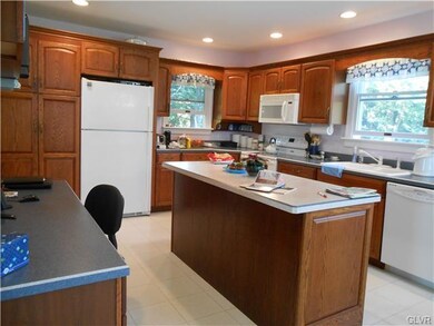 2572 Mountain Rd, Bath, PA 18014 - photo 6