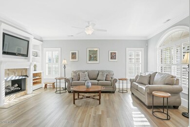 3349ParamountWay-06