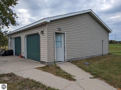 6440 E Esmond Rd, Hale, MI 48739 - photo 5