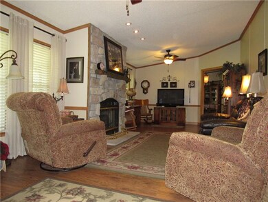 3421 Rost Dr, Columbus, IN 47203 - photo 4