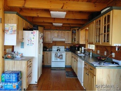 OPEN KITCHEN