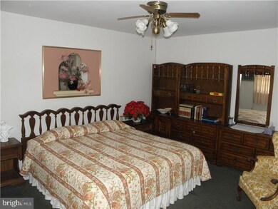 109 E Myrtle Ave, Feasterville Trevose, PA 19053 - photo 6