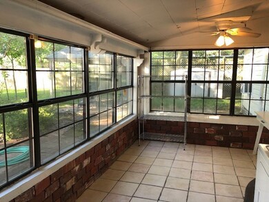 111 S Magnolia St, Tomball, TX 77375 - photo 5