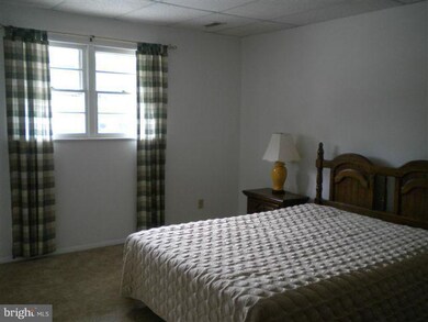 20210 Point Lookout Rd unit 4, Great Mills, MD 20634 - photo 5