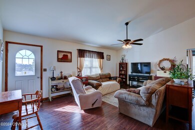 703 Pine St, Milton, PA 17847 - photo 5