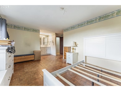 5947 SW Alfred St, Portland, OR 97219 - photo 6