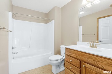 1751 Stone Gate Cir, Davenport, IA 52807 - photo 6