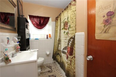 Unit 5103 Bathroom.