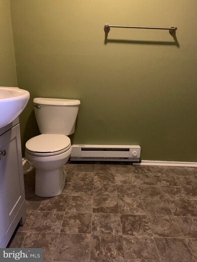 1571 N 10th St, Reading, PA 19604 - photo 4