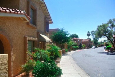 10437 N 11th St unit 3, Phoenix, AZ 85020 - photo 3