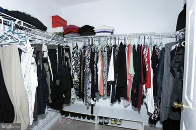 13018 Shamrock Glen Dr, Germantown, MD 20874 - photo 4