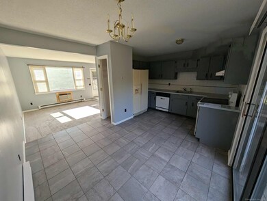 102 Canterbury Rd unit B, Plainfield, CT 06374 - photo 4