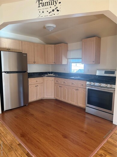 158-17 134th Ave unit 2nd Floor, Jamaica, NY 11434 - photo 6