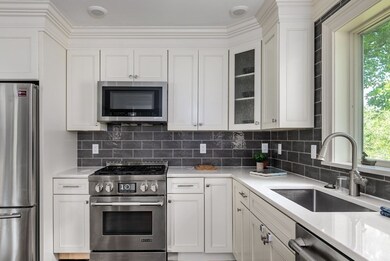 3 Rosemere Ct unit 2, Roslindale, MA 02131 - photo 4