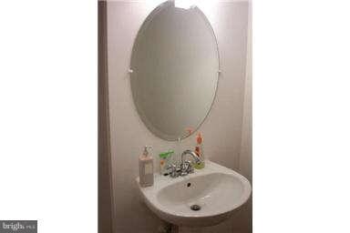 1117 Cypress Tree Place, Herndon, VA 20170 - photo 4