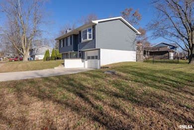 4705 N Sturdevant St, Davenport, IA 52806 - photo 3