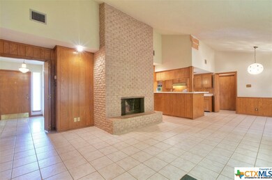 107 Oak Ridge Dr, San Marcos, TX 78666 - photo 2