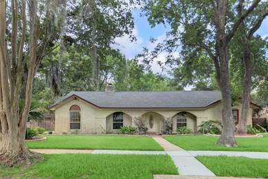 6206 Lonesome Bayou Ln, Houston, TX 77088 - photo 3